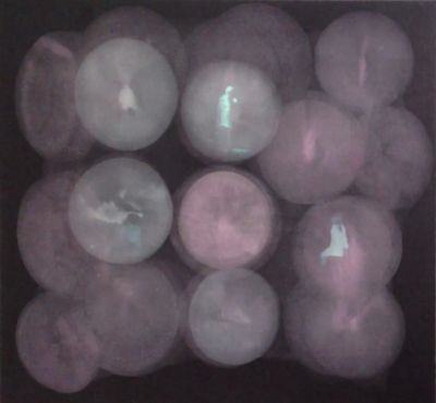 Dominik Lejman, Bubblewrap - Acryl auf Leinwand und Projektion  
